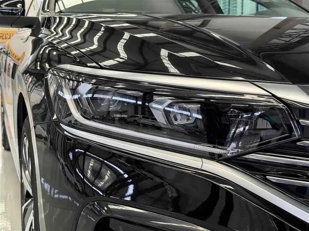 Volkswagen Passat — фото 8