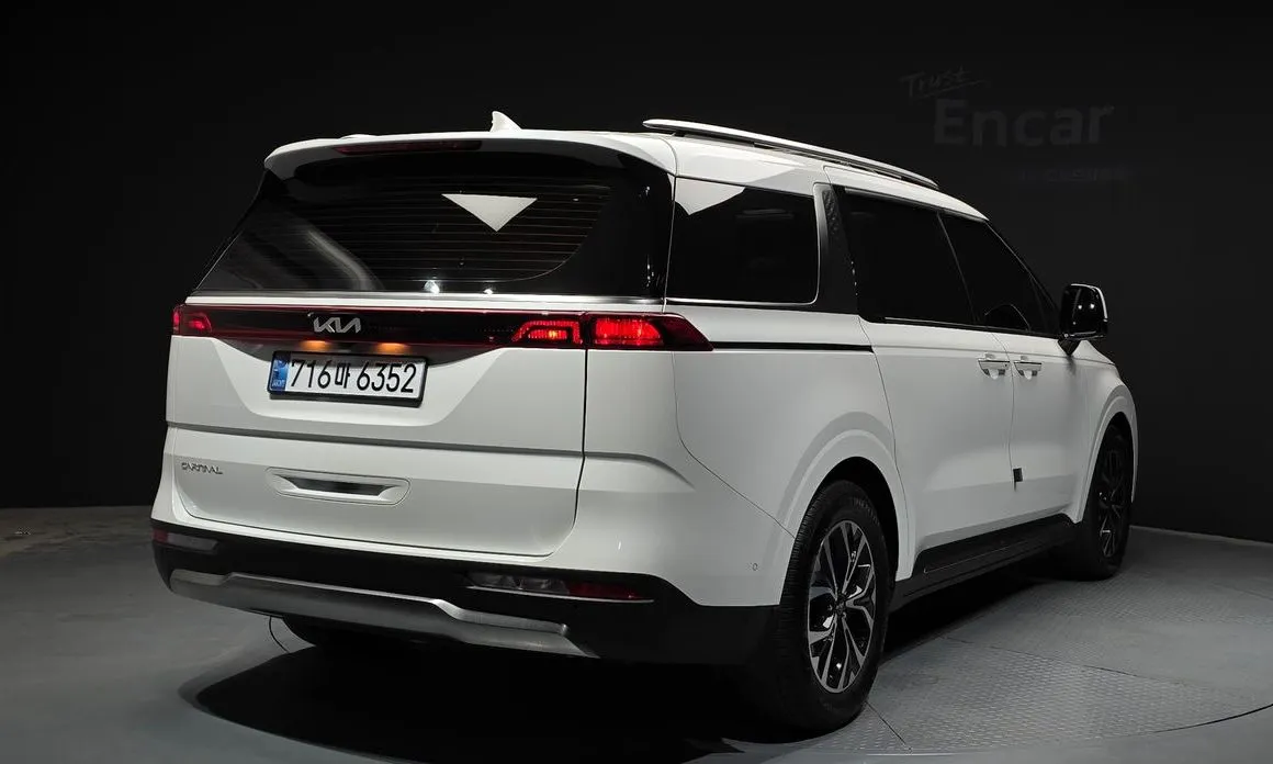 Kia Carnival — фото 4