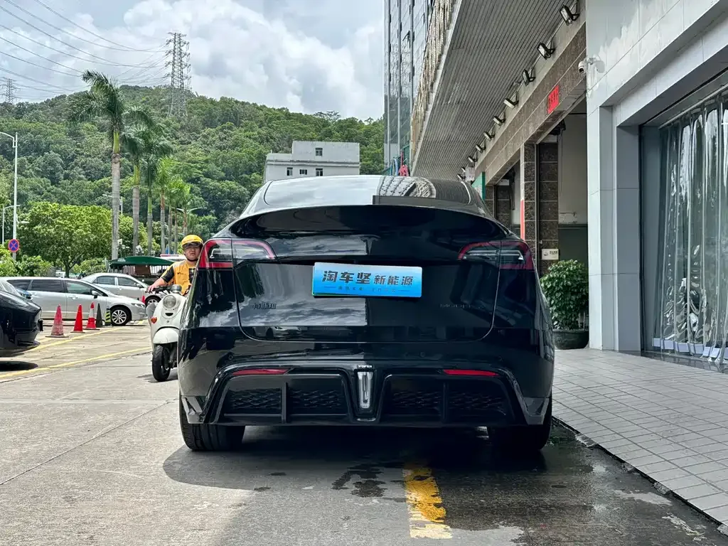 Tesla Model Y — фото 4