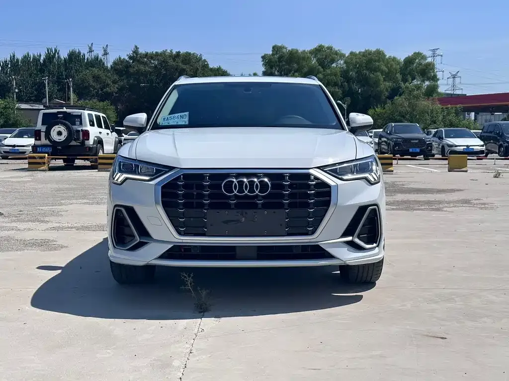 Audi Q3 — фото 10