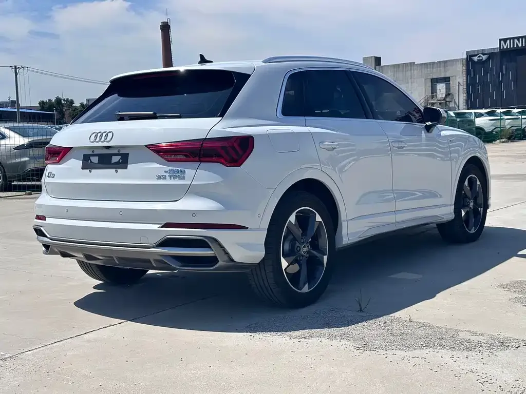 Audi Q3 — фото 9