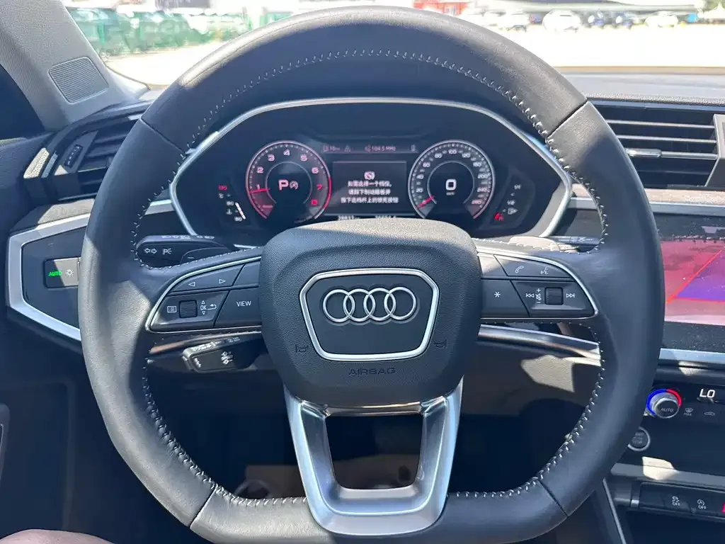 Audi Q3 — фото 7