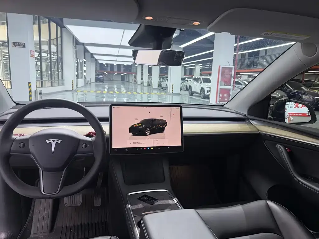 Tesla Model Y — фото 9