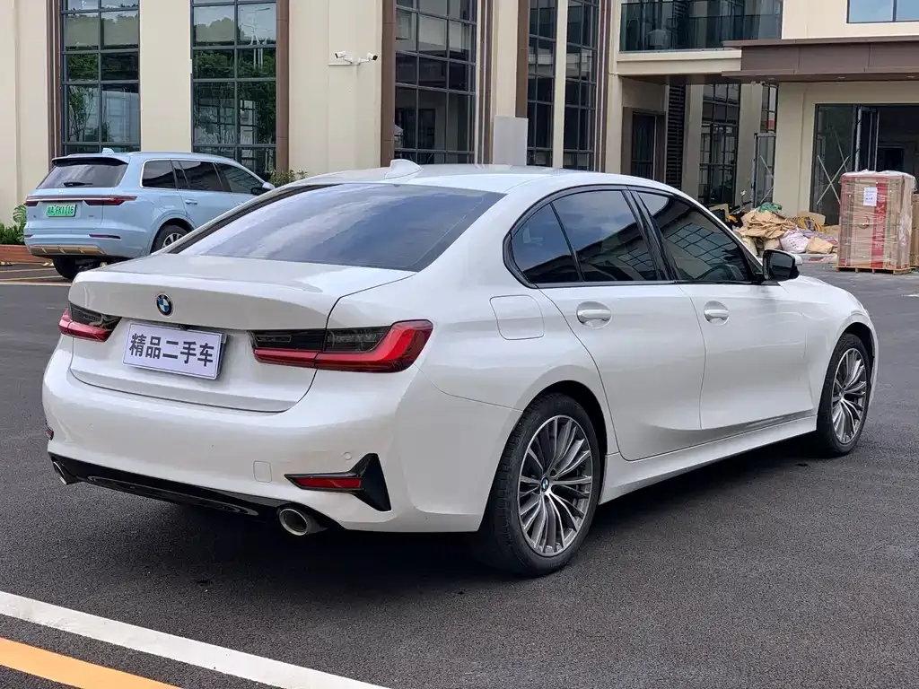 BMW 3 Series 2022 из CN, фото 8
