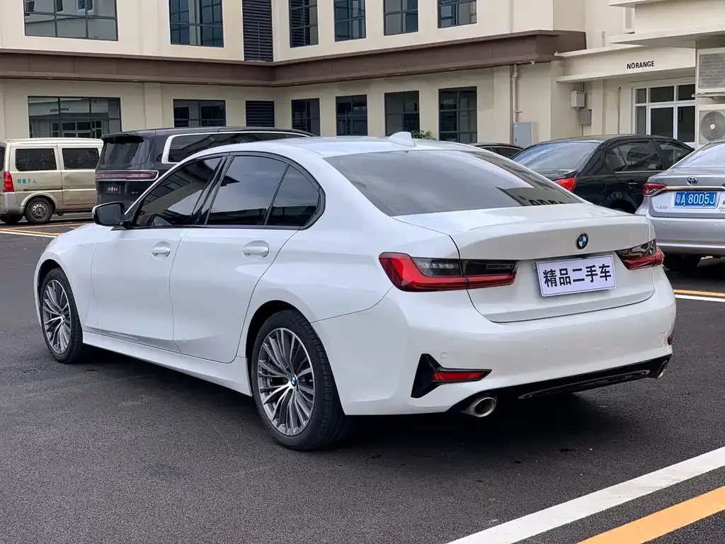 BMW 3 Series 2022 из CN, фото 10