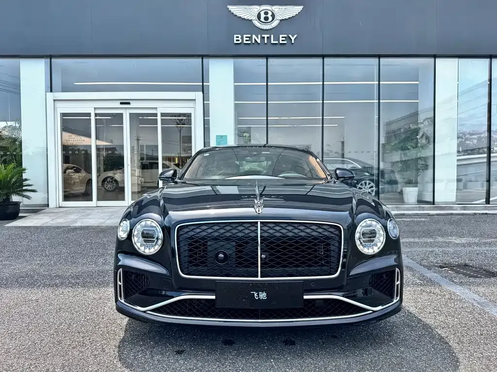Bentley Flying Spur PHEV — фото 10