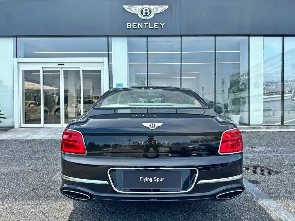 Bentley Flying Spur PHEV — фото 8