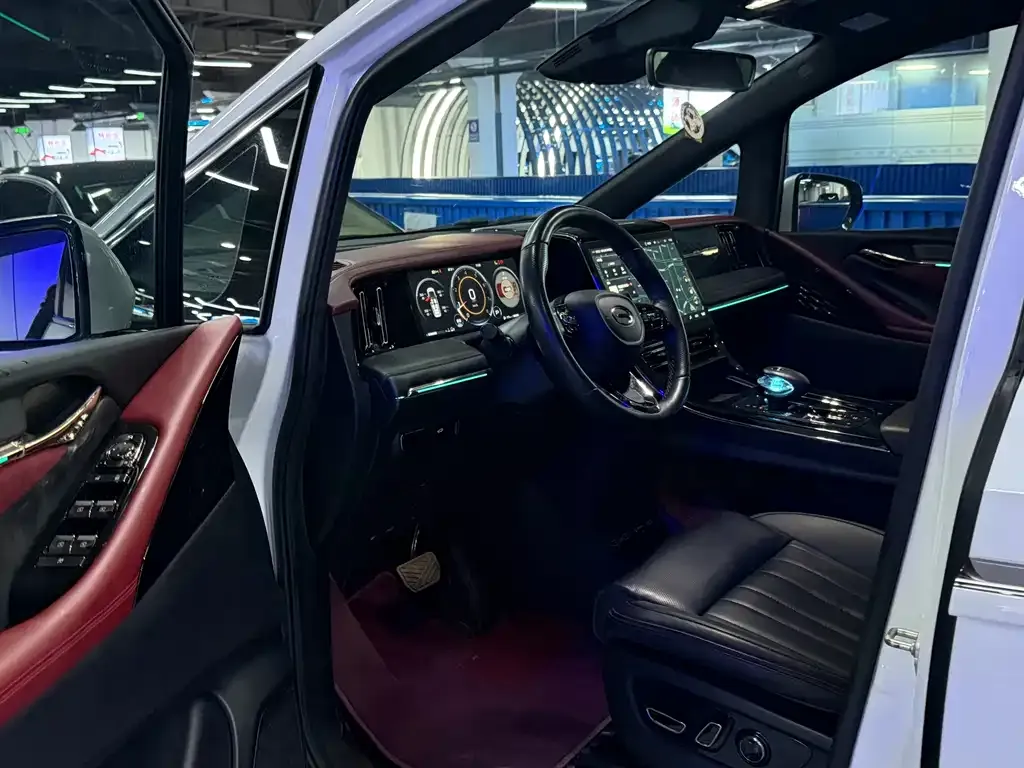 GAC Motor Trumpchi M8 — фото 10