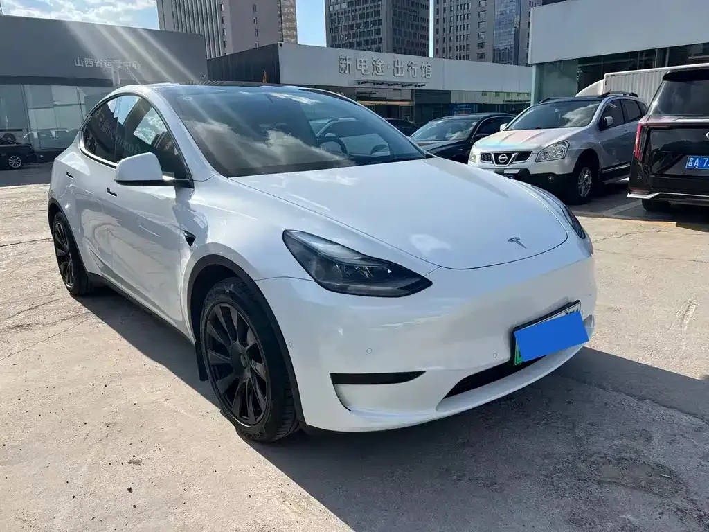 Tesla Model Y — фото 5