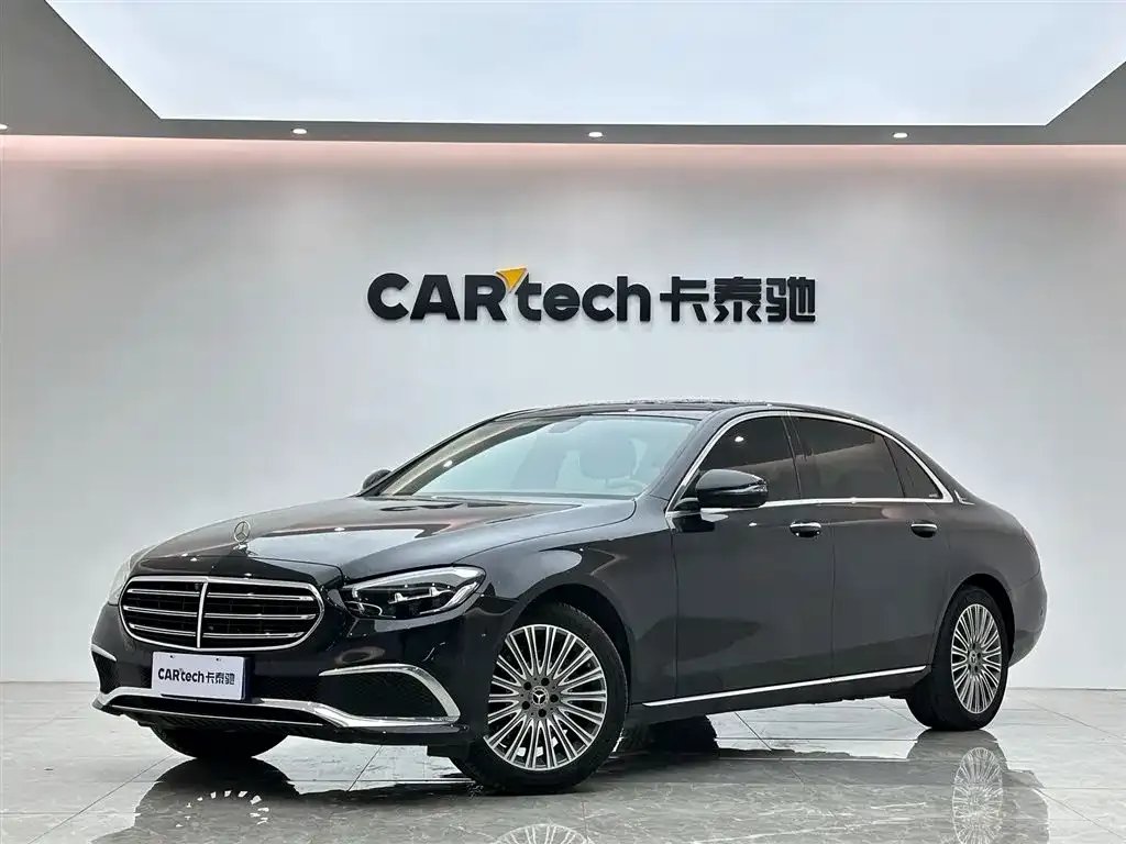 Mercedes-Benz E-Class — фото 1