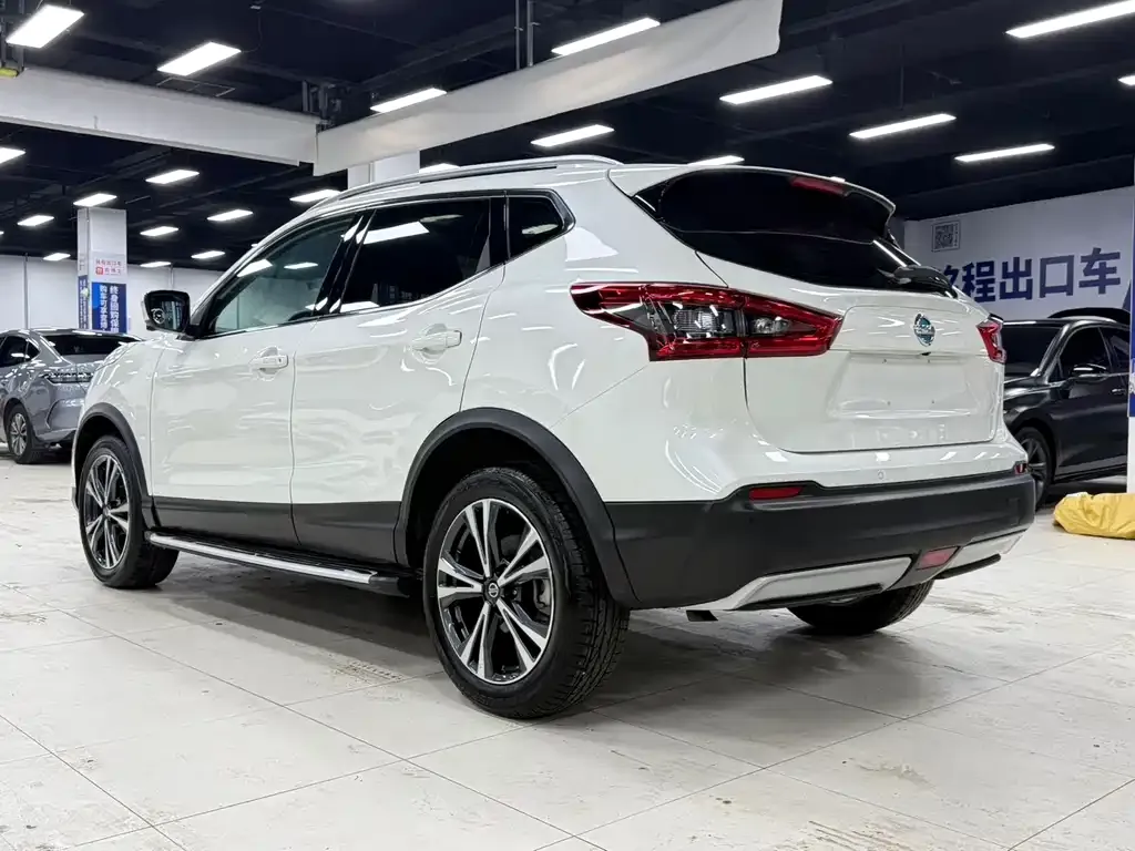 Nissan Qashqai — фото 7