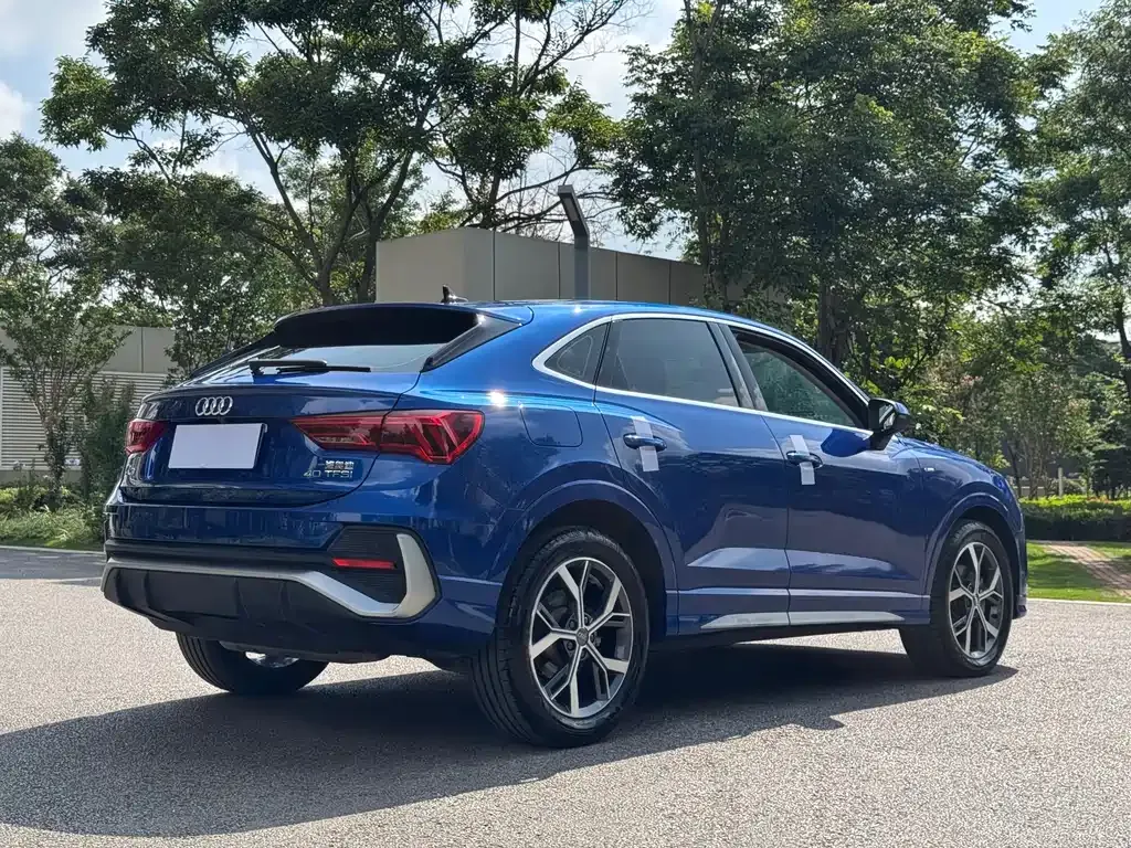 Audi Q3 Sportback — фото 10