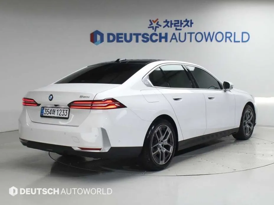 BMW 5-Series 2025 из KR, фото 7