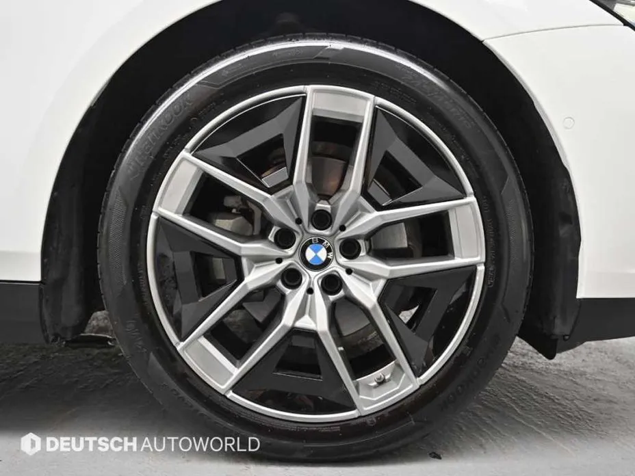 BMW 5-Series 2025 из KR, фото 9