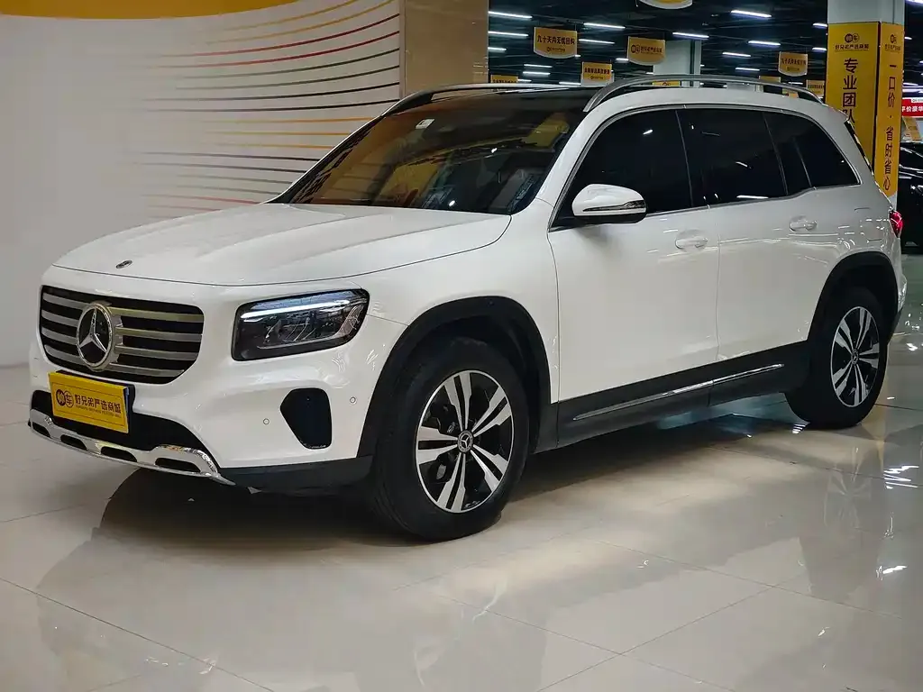Mercedes-Benz GLB — фото 1