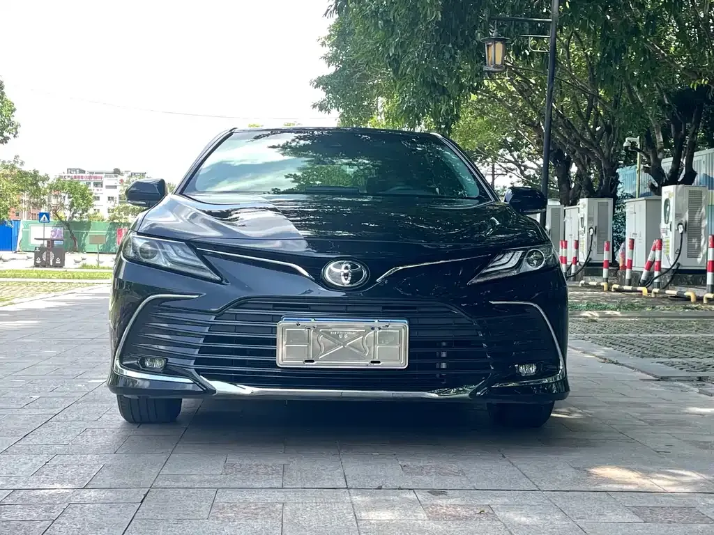 Toyota Camry — фото 10