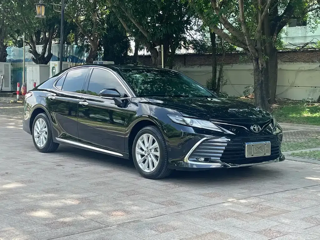 Toyota Camry — фото 6