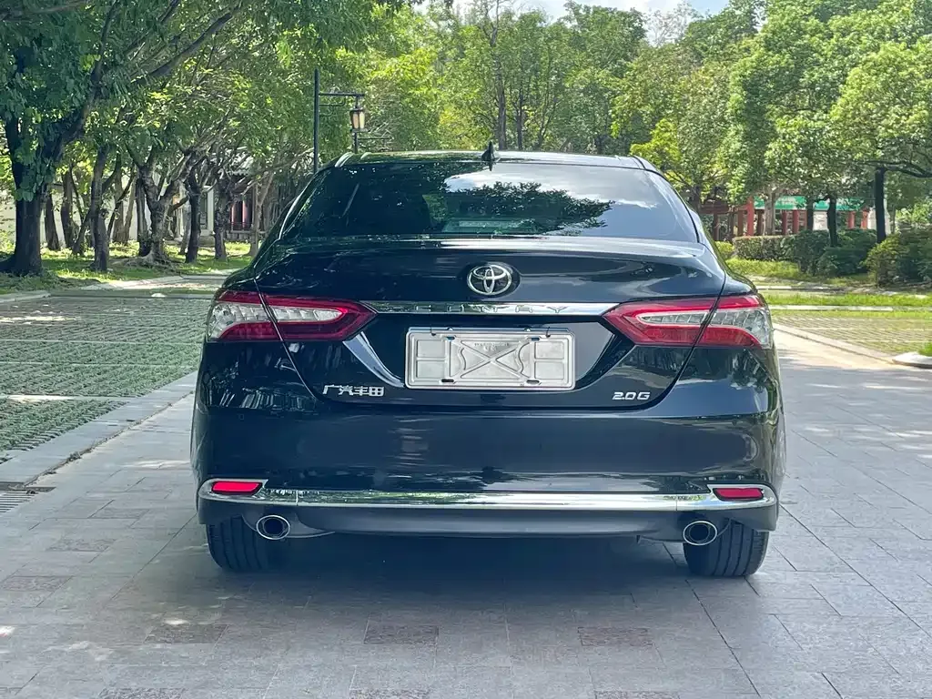 Toyota Camry — фото 7