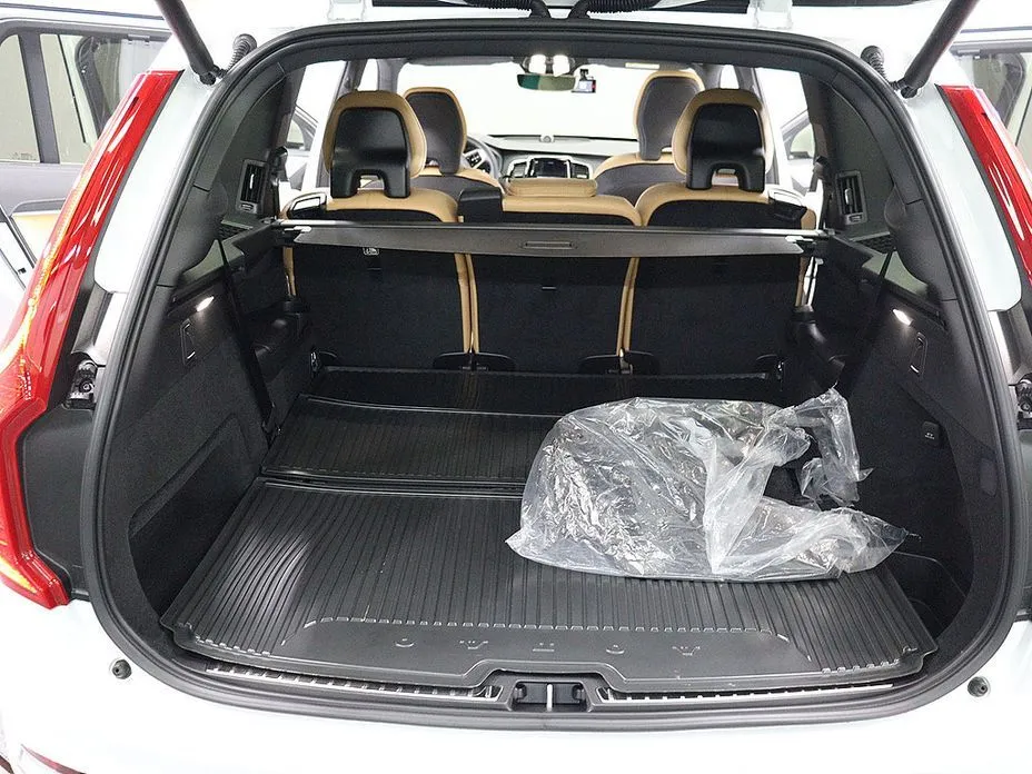 Volvo XC90 2023 из KR, фото 8