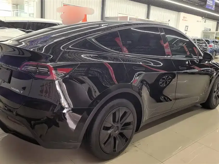 Tesla Model Y — фото 7