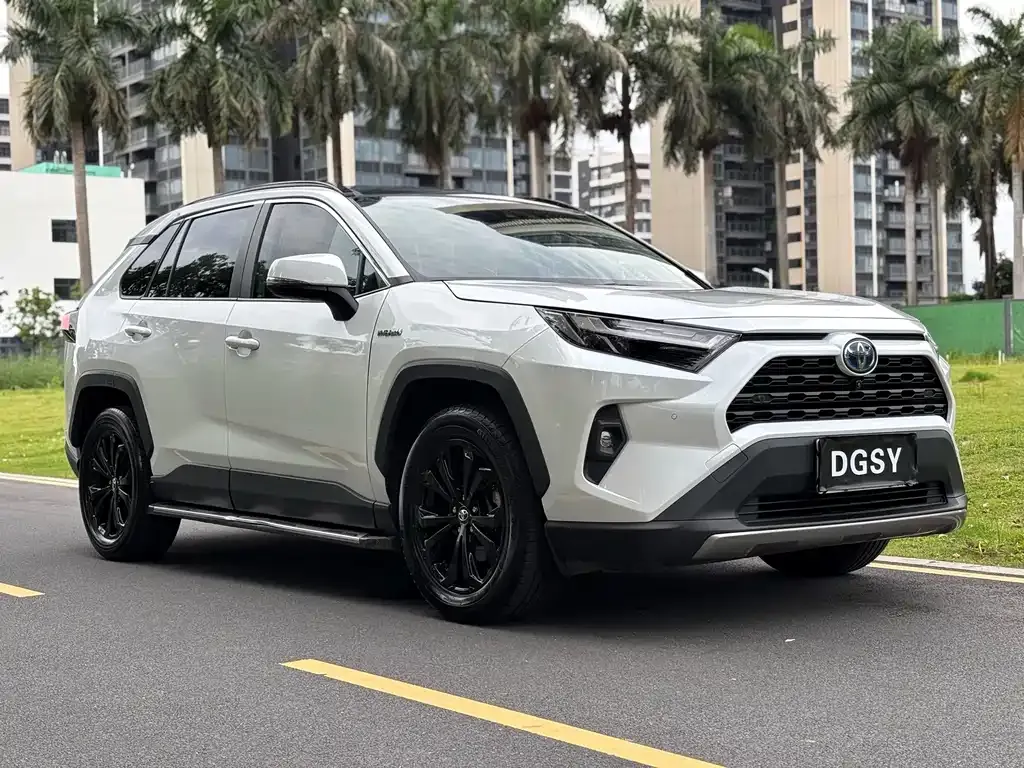 Toyota RAV4 — фото 10