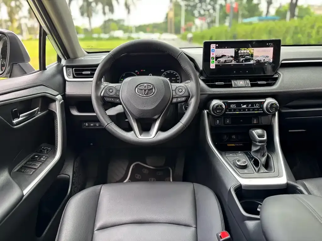 Toyota RAV4 — фото 4