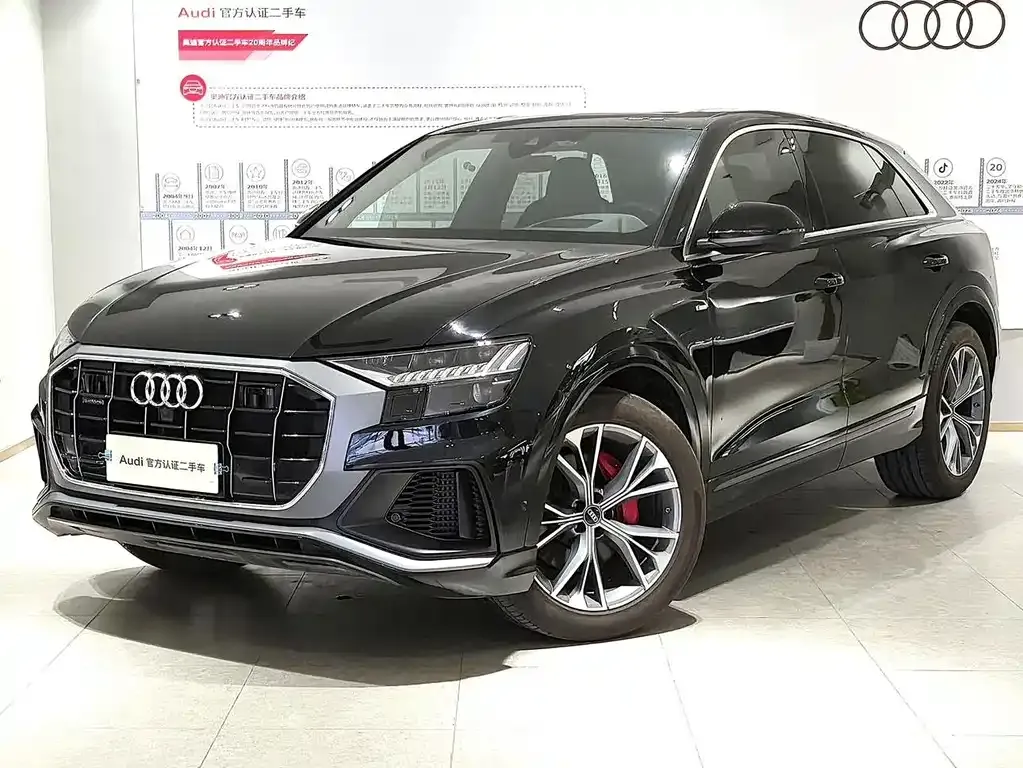Audi Q8 — фото 1