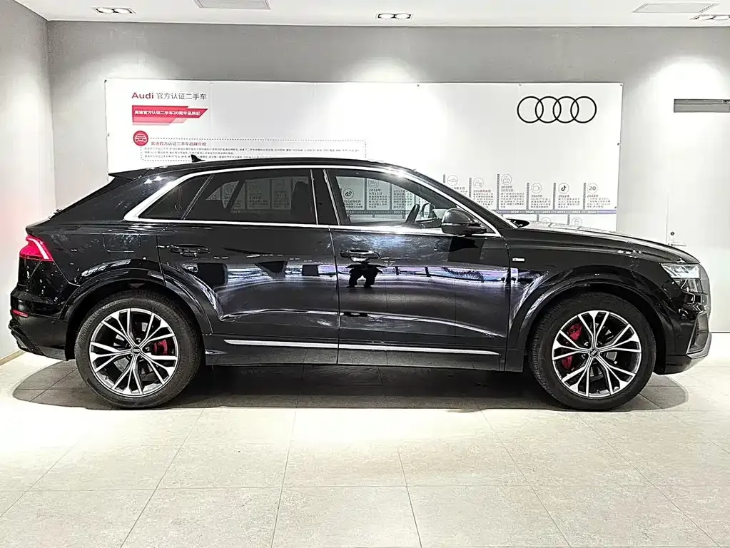 Audi Q8 — фото 8