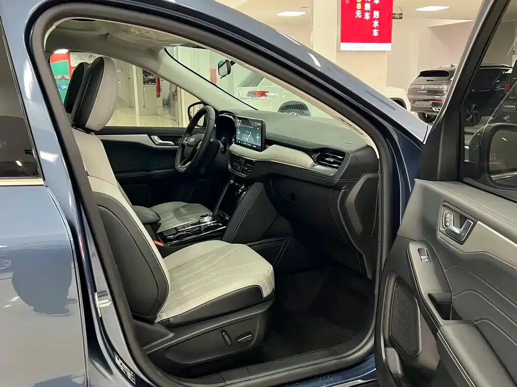 Ford Escape 2024 из CN, фото 7