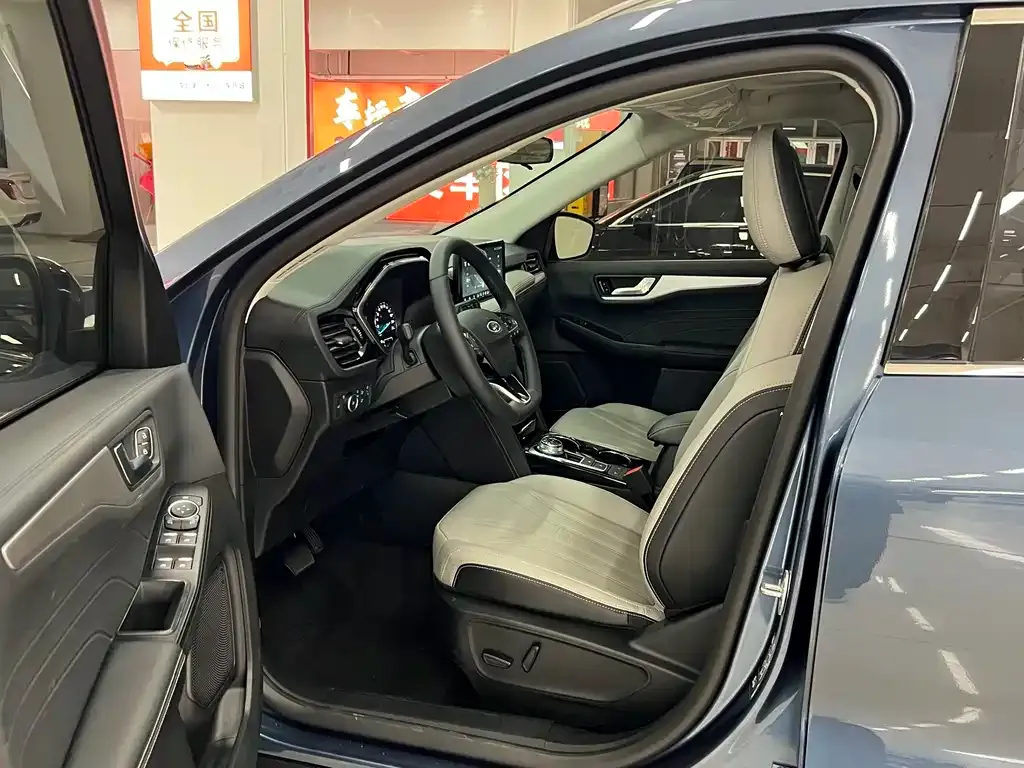 Ford Escape 2024 из CN, фото 4