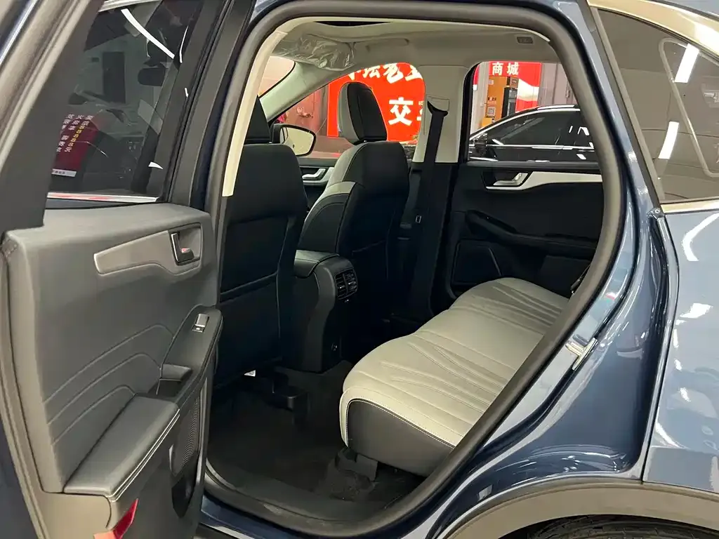 Ford Escape 2024 из CN, фото 10