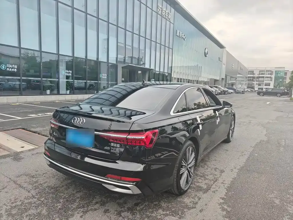 Audi A6L 2024 из CN, фото 2