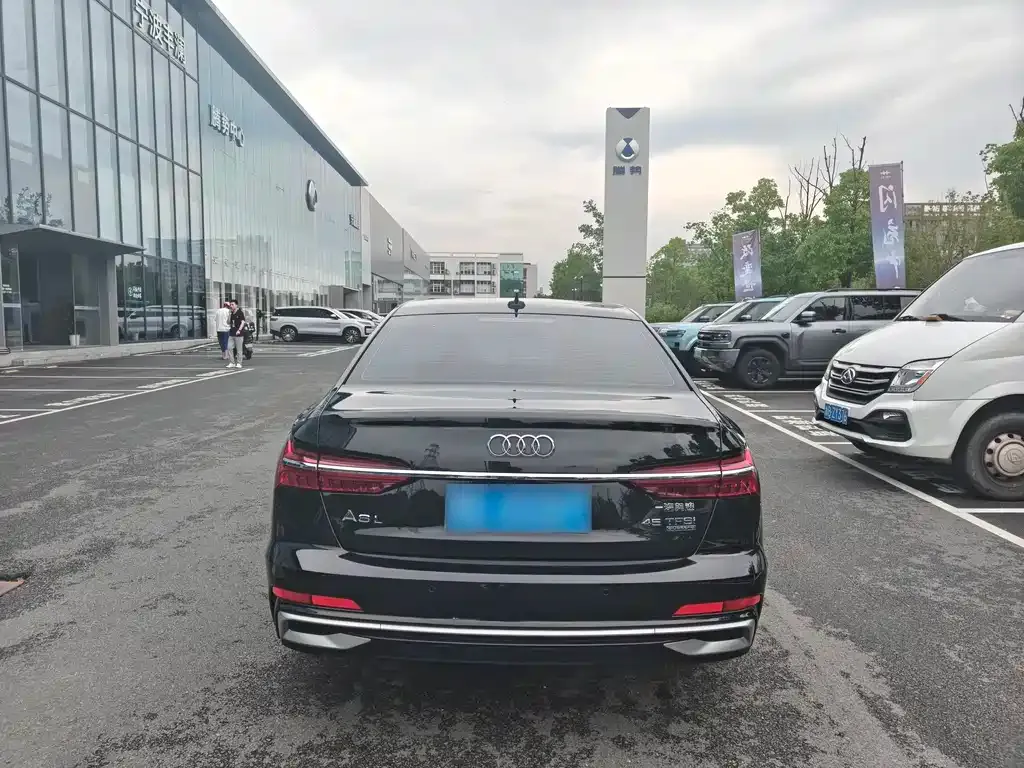 Audi A6L 2024 из CN, фото 10