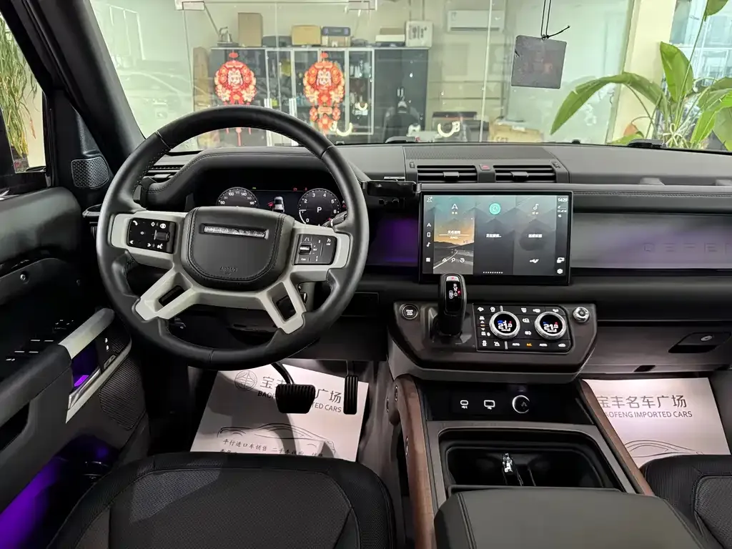 Land Rover Defender — фото 10