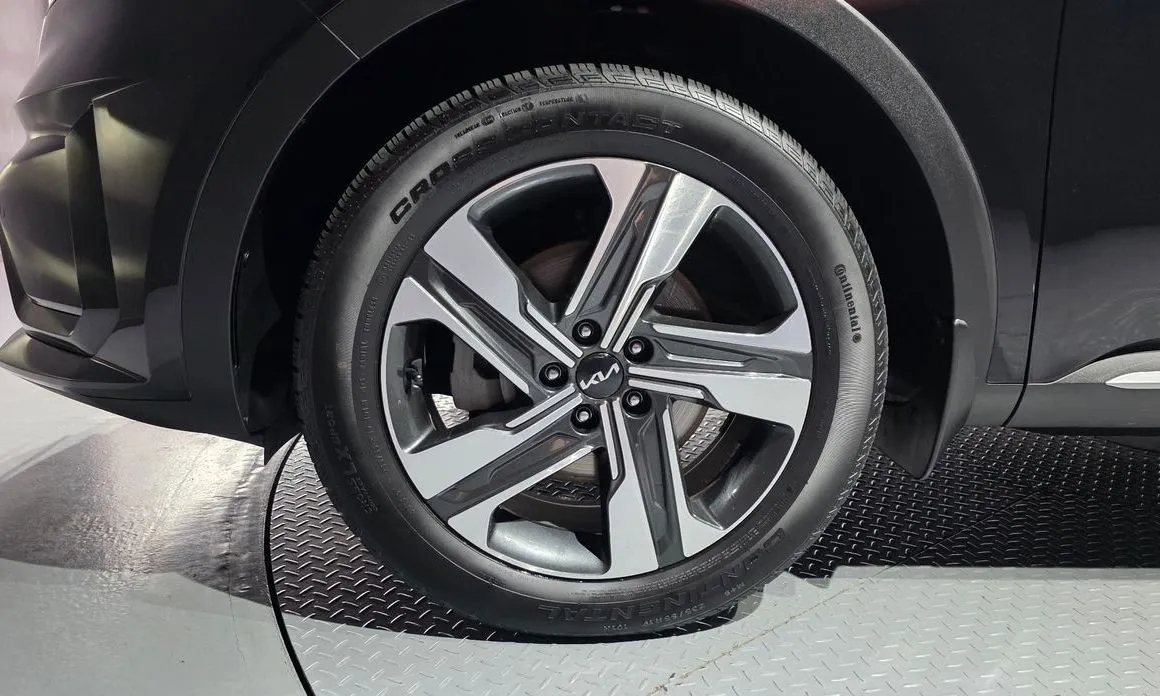 Kia Sorento — фото 9