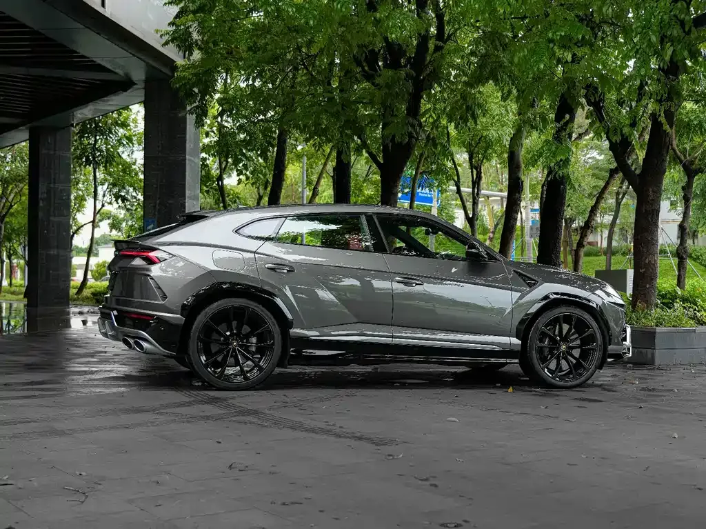 Lamborghini Urus — фото 9