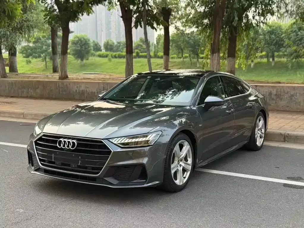 Audi A7 — фото 1