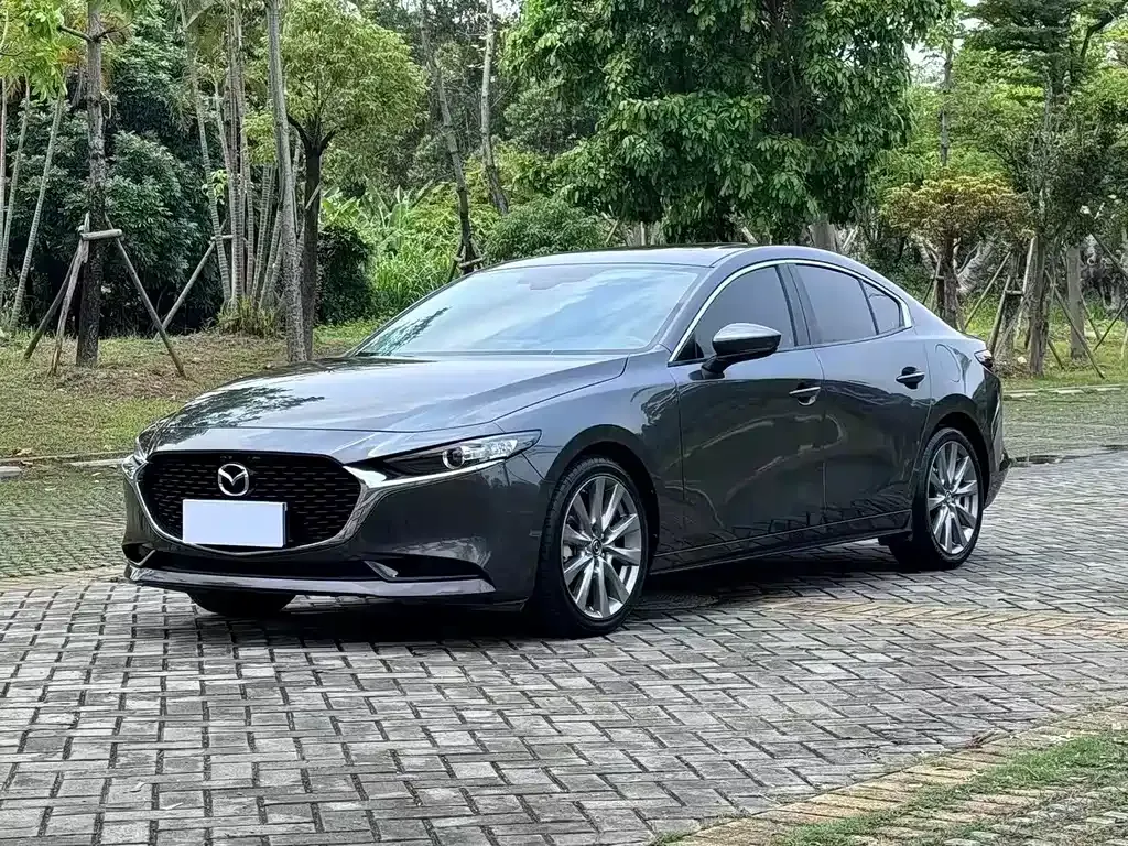Mazda 3 Axela — фото 1
