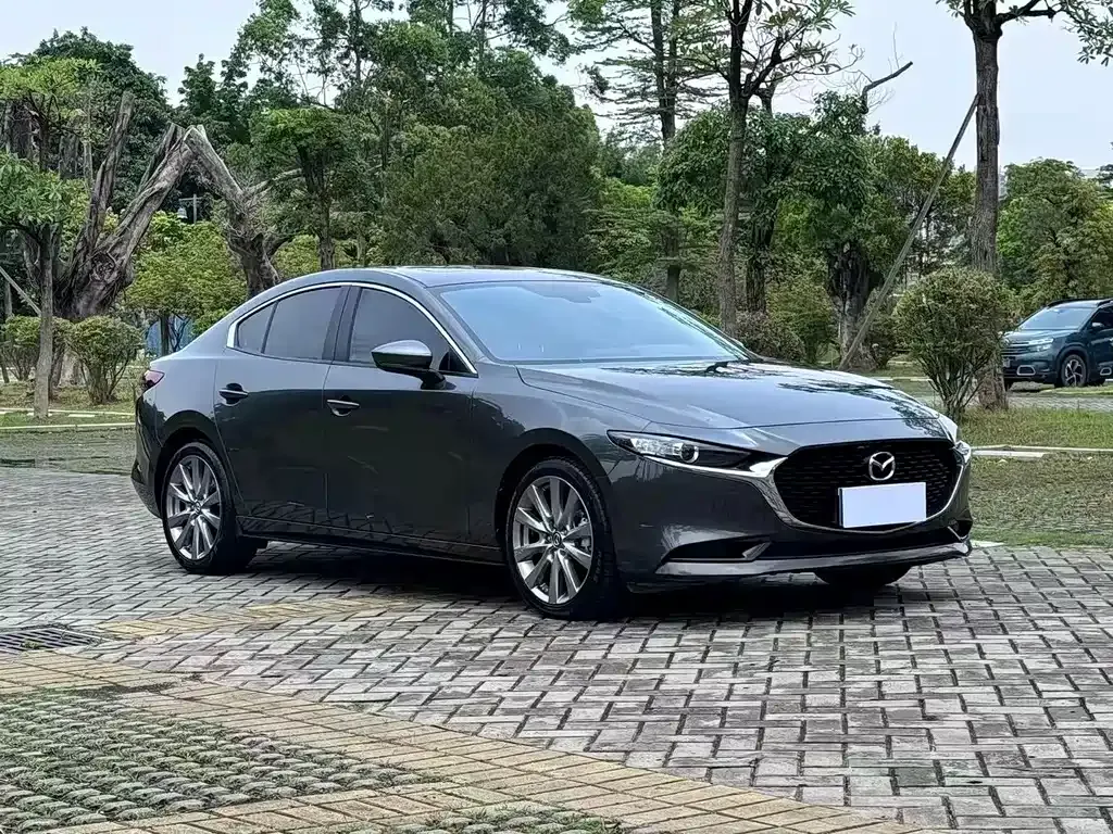 Mazda 3 Axela — фото 8