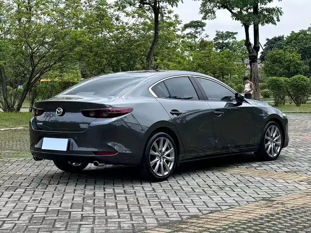 Mazda 3 Axela — фото 10