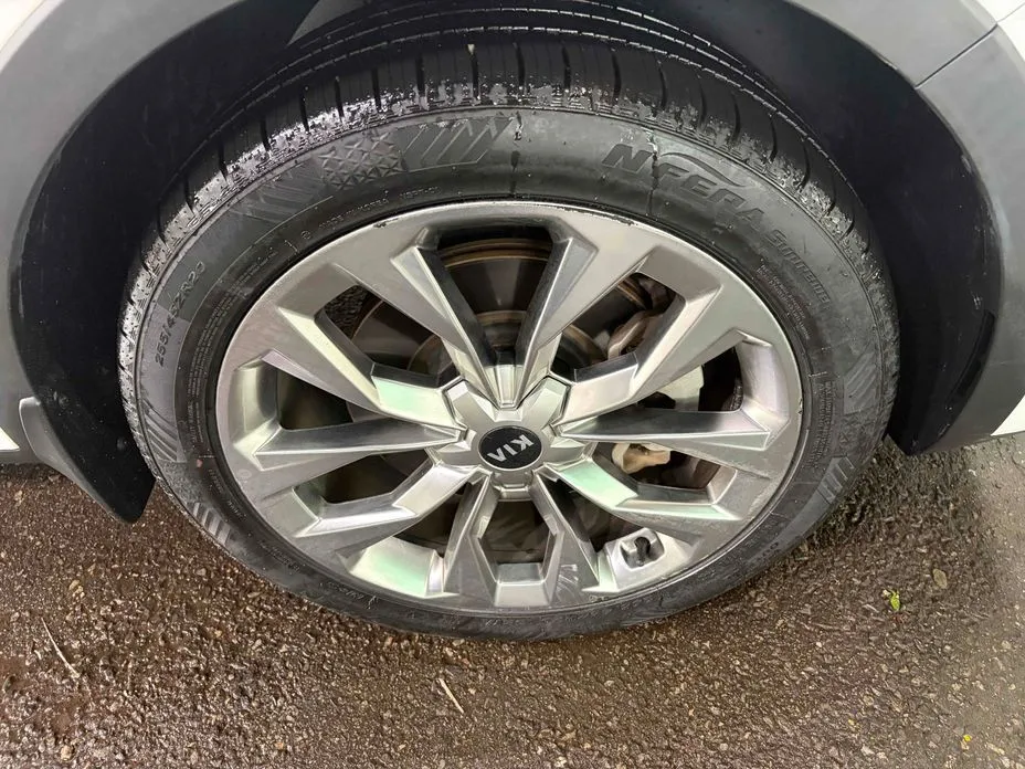 Kia Sorento — фото 8