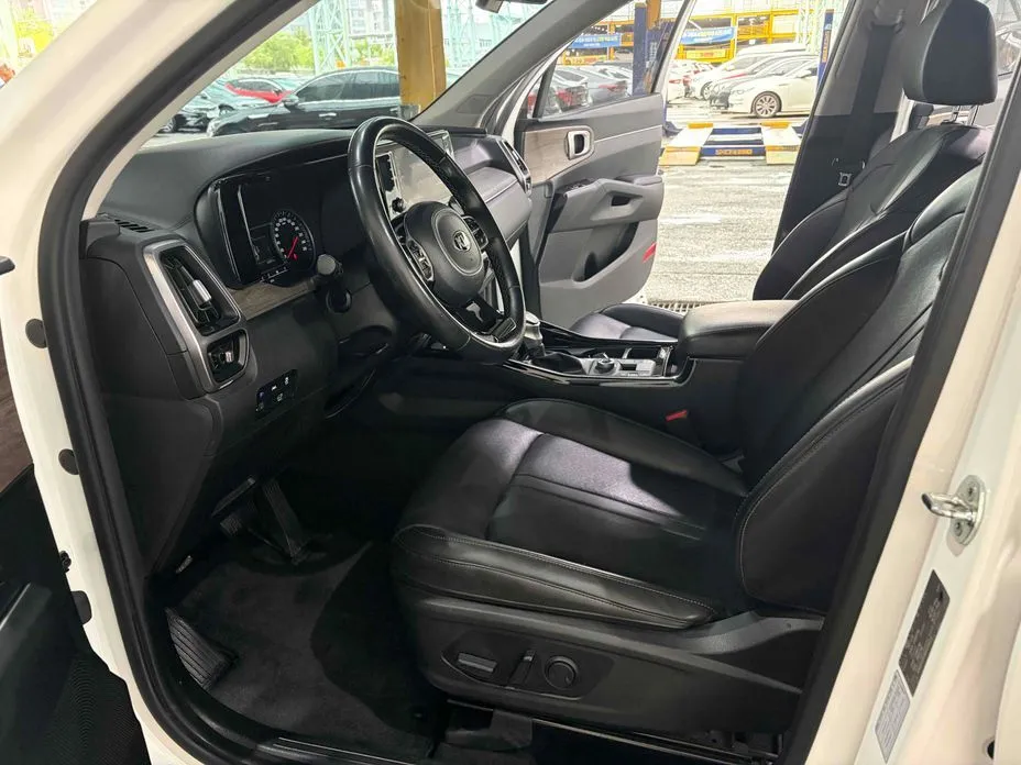 Kia Sorento — фото 7
