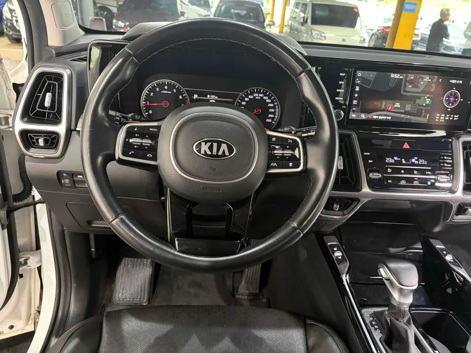 Kia Sorento — фото 10