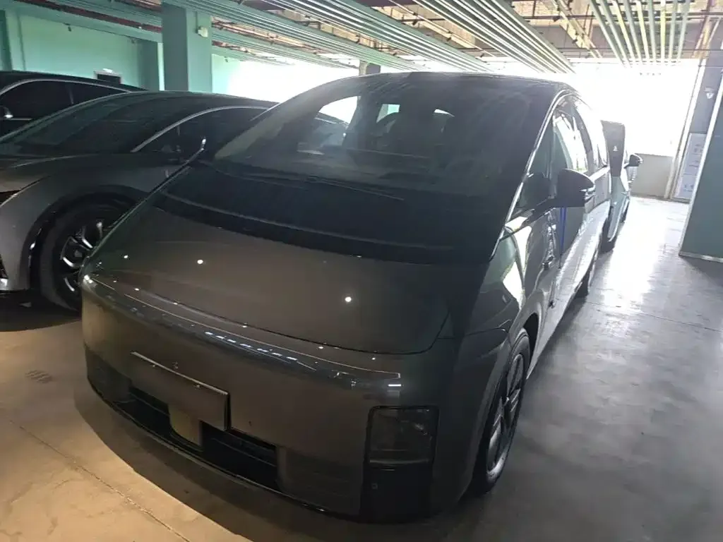 Li Auto MEGA — фото 7