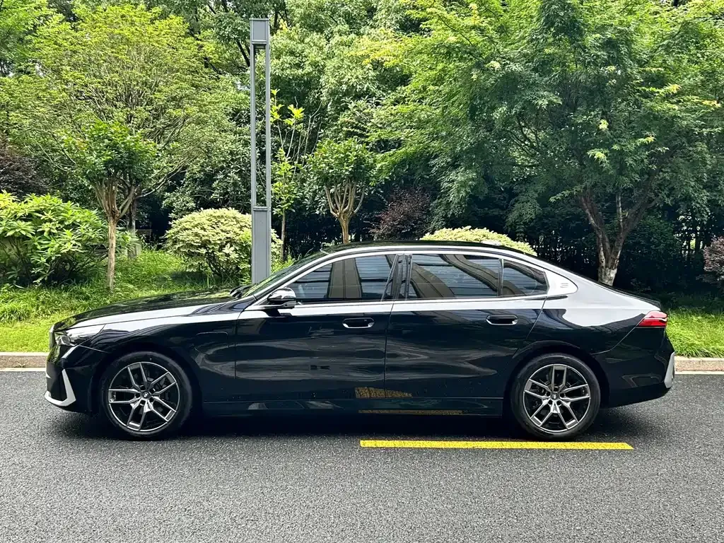 BMW i5 2025 из CN, фото 4
