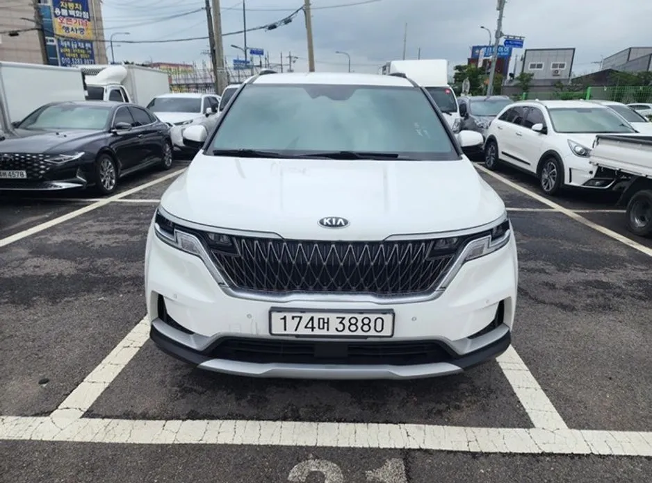 Kia Carnival — фото 1