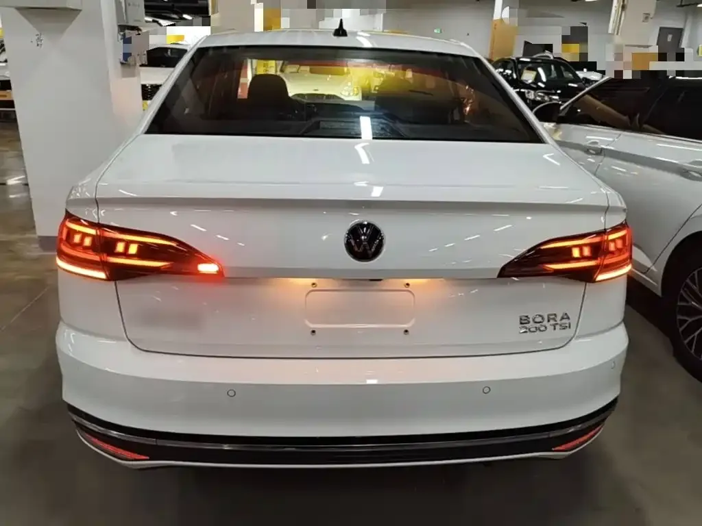 Volkswagen Bora 2024 из CN, фото 5