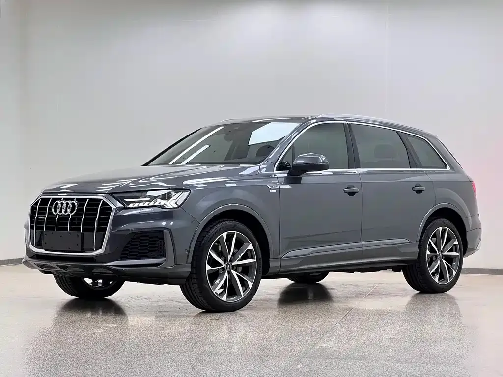 Audi Q7 — фото 1