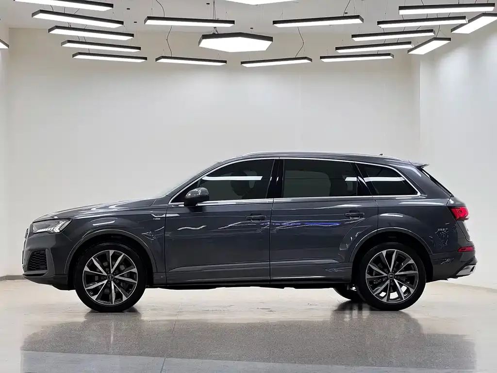Audi Q7 — фото 6