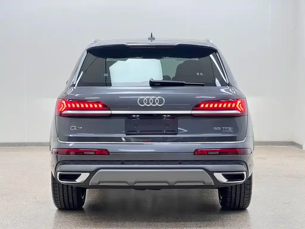 Audi Q7 — фото 8